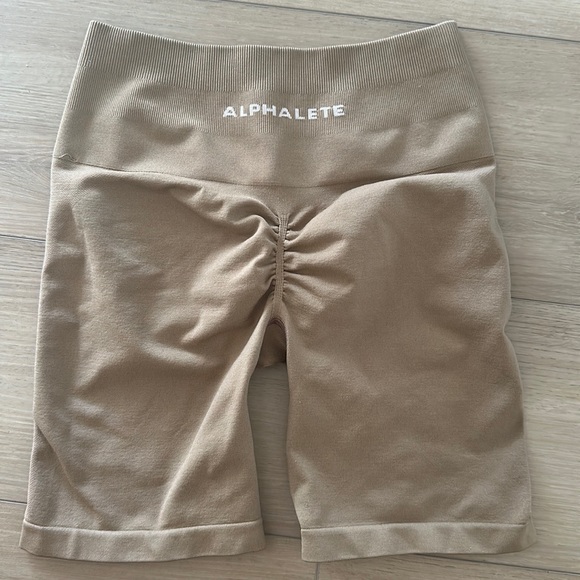 Alphalete Amplify biker shorts - Picture 1 of 3